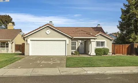 925 Gotland Ct, Tracy, CA 95376 photo 1