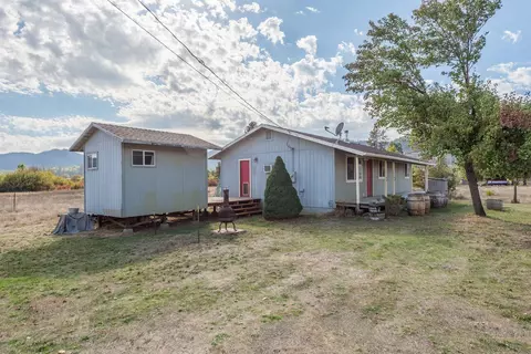 Exterior - 1095 Hyampom Rd, Hayfork, CA 96041 photo 3 of 7