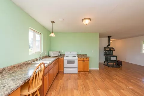 Kitchen - 1095 Hyampom Rd, Hayfork, CA 96041 photo 2 of 2