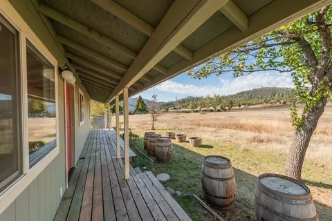 Exterior - 1095 Hyampom Rd, Hayfork, CA 96041 photo 5 of 7