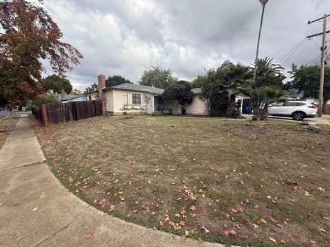 5501 Nebraska Dr, Concord, CA 94521 photo 1