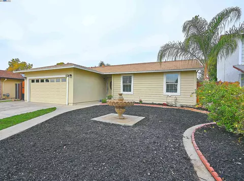 974 Walnut Dr, Oakley, CA 94561 photo 1