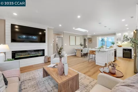 1180 Running Spgs #4, Walnut Creek, CA 94595