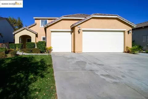 1350 Mistletoe Dr, Beaumont, CA 92223