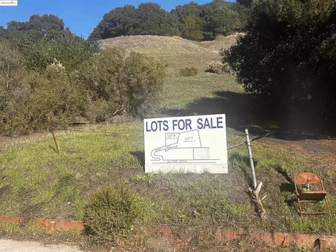 15 Abbie Ln, El Sobrante, CA 94803