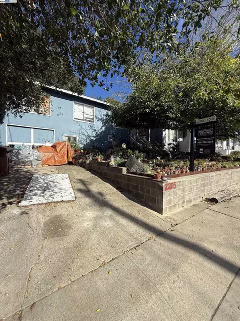 2205 Scenic Ave, Martinez, CA 94553 photo 1