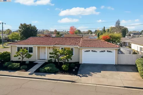 35593 Cleremont Dr, Newark, CA 94560 photo 1