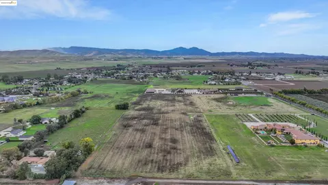 3590 Byer Rd, Byron, CA 94514 photo 2