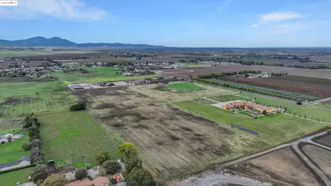 3590 Byer Rd, Byron, CA 94514 photo 3