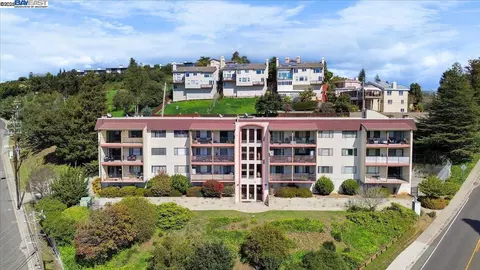 2500 Miramar Ave #101, Castro Valley, CA 94546