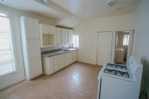 Other - 866 Isabella St, Oakland, CA 94607 photo 3 of 4