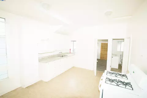 Other - 866 Isabella St, Oakland, CA 94607 photo 2 of 4