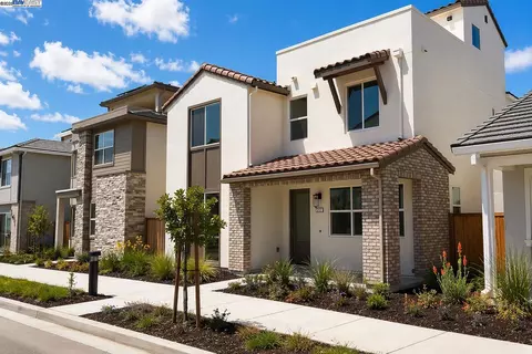 352 Waypoint Dr, Napa, CA 94558