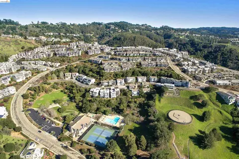 1881 Grand View Dr, Oakland, CA 94618