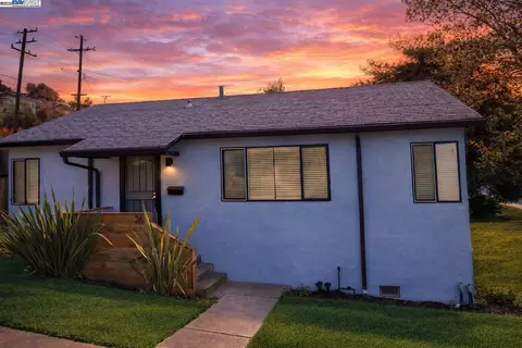 26 Laurel St, Vallejo, CA 94591 photo 1
