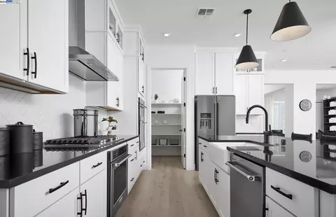 3764 Bradbury Ave, Lathrop, CA 95330
