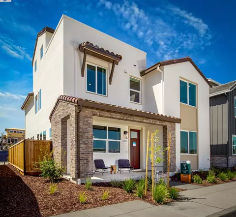 Exterior - 360 Waypoint Dr, Napa, CA 94558 photo 3 of 4