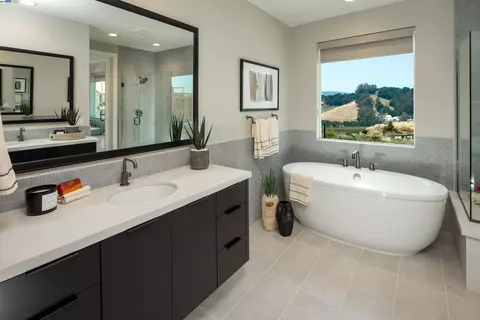 Bath - 360 Waypoint Dr, Napa, CA 94558 photo 2 of 2