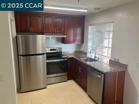 1975 Bonifacio St #5, Concord, CA 94520