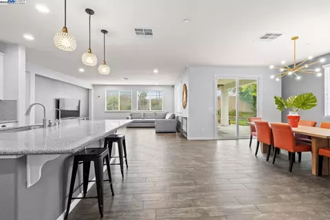 917 Talaria Ct, Oakley, CA 94561
