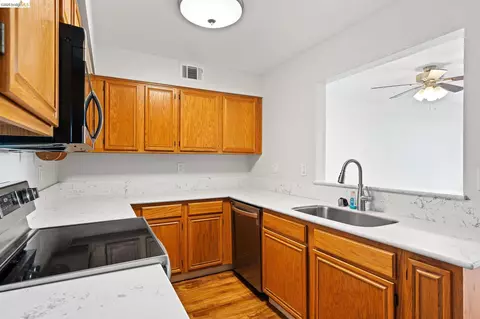 Kitchen - 3511 Wells Rd, Oakley, CA 94561 photo 4 of 5
