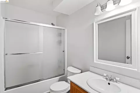 Bath - 3511 Wells Rd, Oakley, CA 94561 photo 2 of 2