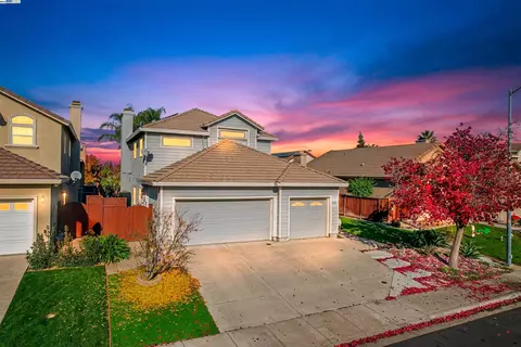 Exterior - 1445 Yorkshire Loop, Tracy, CA 95376 photo 2 of 12