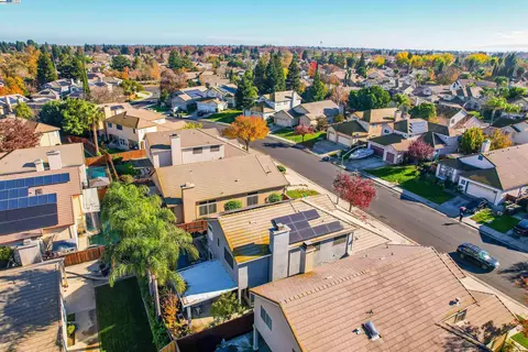 View/Area - 1445 Yorkshire Loop, Tracy, CA 95376 photo 4 of 4