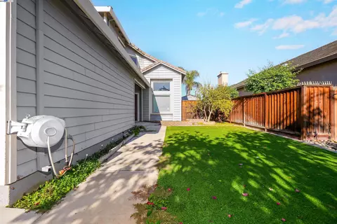Exterior - 1445 Yorkshire Loop, Tracy, CA 95376 photo 5 of 12