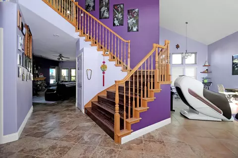 Entry Way - 1445 Yorkshire Loop, Tracy, CA 95376 photo 4 of 10