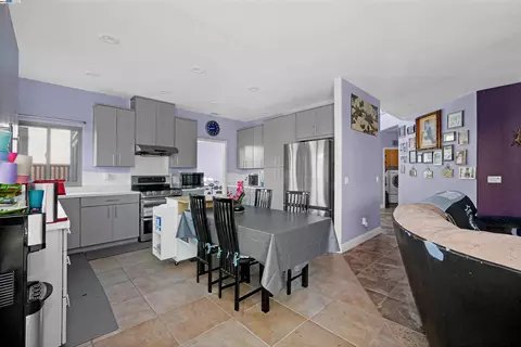 Kitchen - 1445 Yorkshire Loop, Tracy, CA 95376 photo 1 of 6