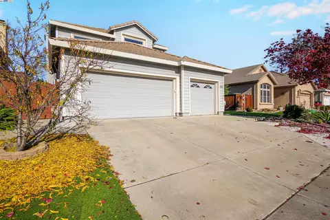 Exterior - 1445 Yorkshire Loop, Tracy, CA 95376 photo 3 of 12