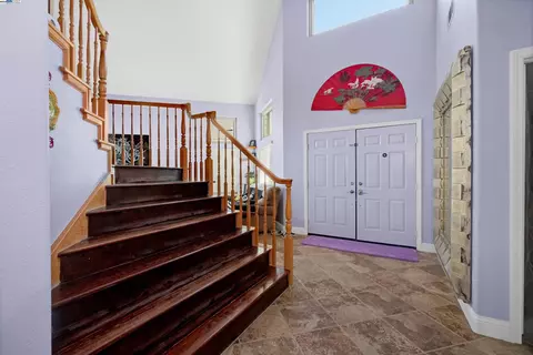 Entry Way - 1445 Yorkshire Loop, Tracy, CA 95376 photo 2 of 10