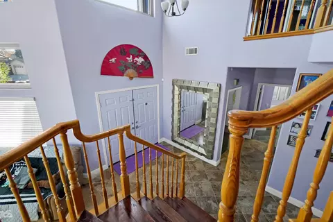 Entry Way - 1445 Yorkshire Loop, Tracy, CA 95376 photo 6 of 10