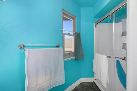 Bath - 1445 Yorkshire Loop, Tracy, CA 95376 photo 4 of 4