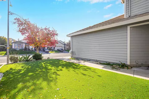 Exterior - 1445 Yorkshire Loop, Tracy, CA 95376 photo 8 of 12
