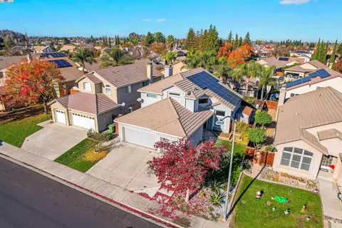 View/Area - 1445 Yorkshire Loop, Tracy, CA 95376 photo 1 of 4