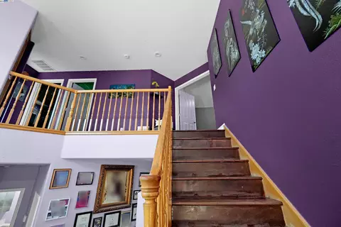 Entry Way - 1445 Yorkshire Loop, Tracy, CA 95376 photo 7 of 10