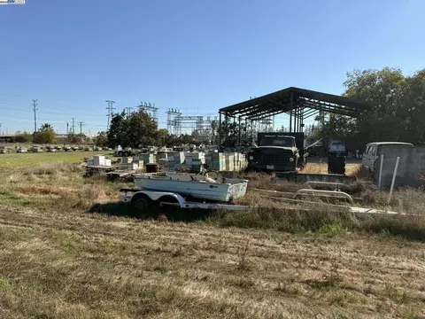 Other - 124130 136 Yosemite Meadows Dr, Modesto, CA 95357 photo 2 of 3