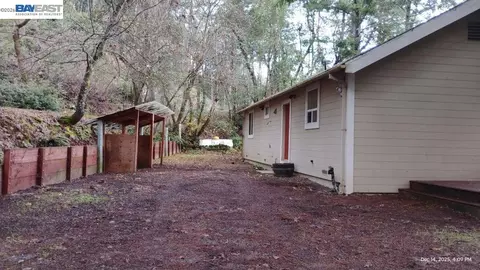 Exterior - 28440 Ryan Creek Rd, Willits, CA 95490 photo 2 of 6