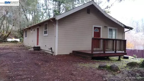 Exterior - 28440 Ryan Creek Rd, Willits, CA 95490 photo 1 of 6