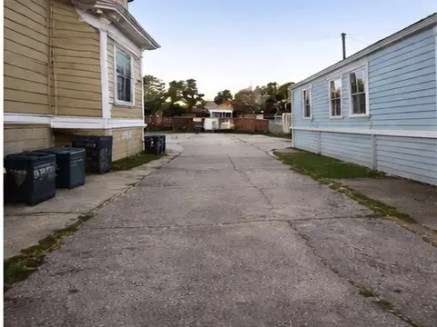 874 Isabella St, Oakland, CA 94607 photo 2