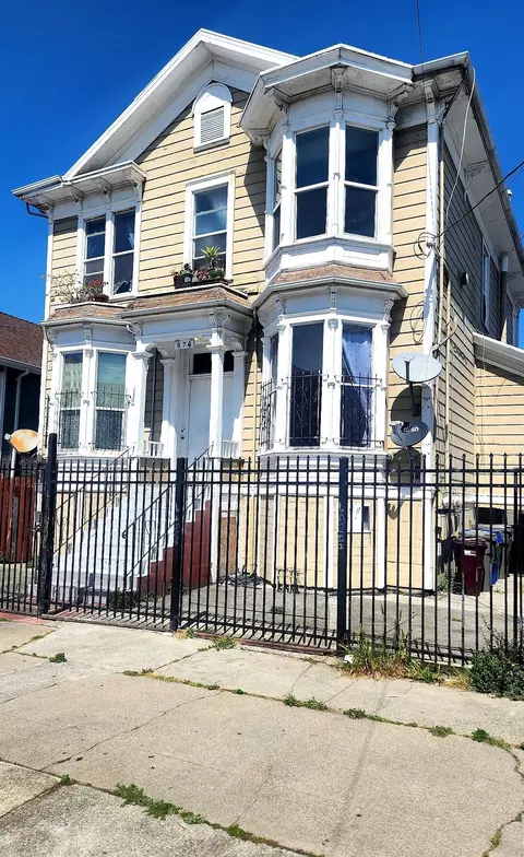874 Isabella St, Oakland, CA 94607 photo 9