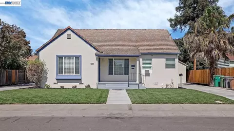 325 Cypress St, Lodi, CA 95240 photo 1