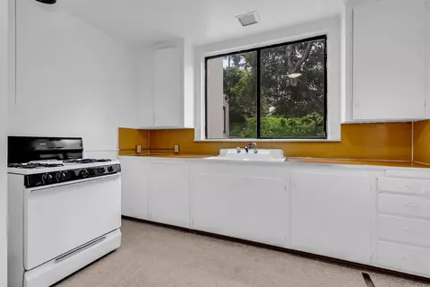 Kitchen - 2340 Virginia St, Berkeley, CA 94709 photo 3 of 5