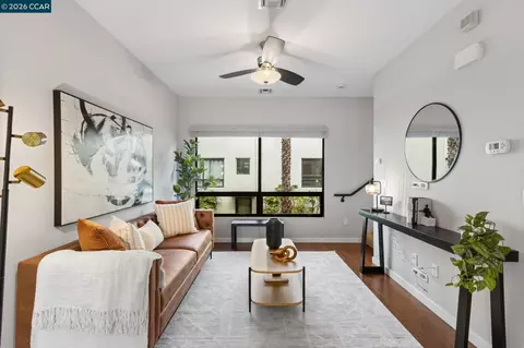 803 Zephyr Dr, Oakland, CA 94607 photo 1