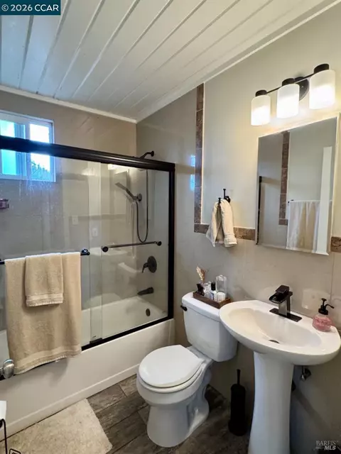 469 La Jolla St, Vallejo, CA 94591 photo 10