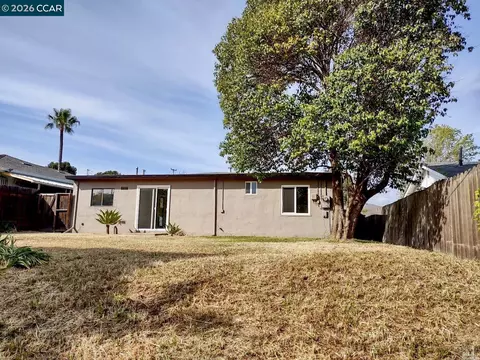 469 La Jolla St, Vallejo, CA 94591 photo 12