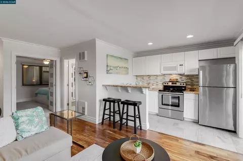 1 Embarcadero W #164, Oakland, CA 94607