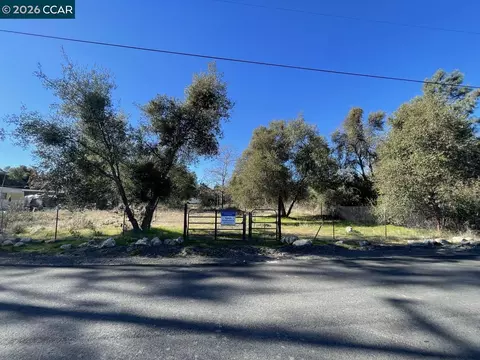 3627 Mint St, Clearlake, CA 95422 photo 2